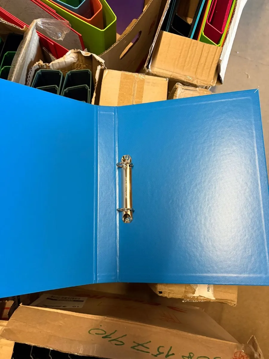 Job lot of 40 A4 2-ring binders - £20+VAT -COLLECT - Image 2