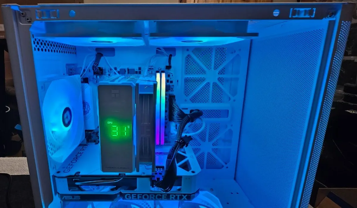 White Gamer Ryzen 5 RTX 4060 Gaming PC - Image 3