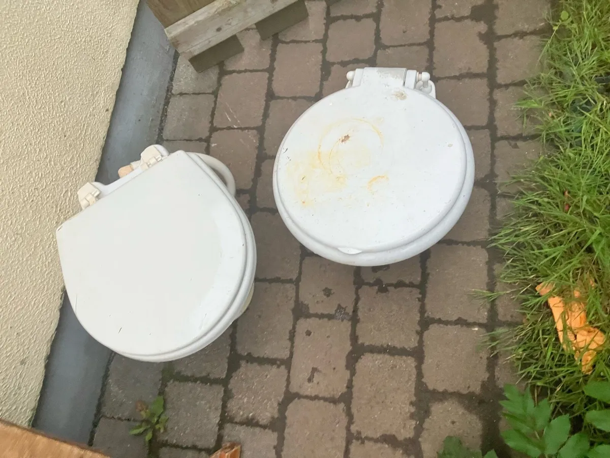Old boat toilets - Image 4