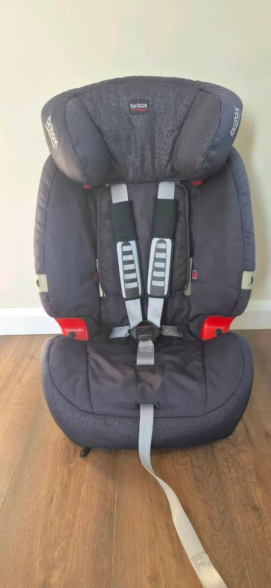 Child Car Seat - Image 1