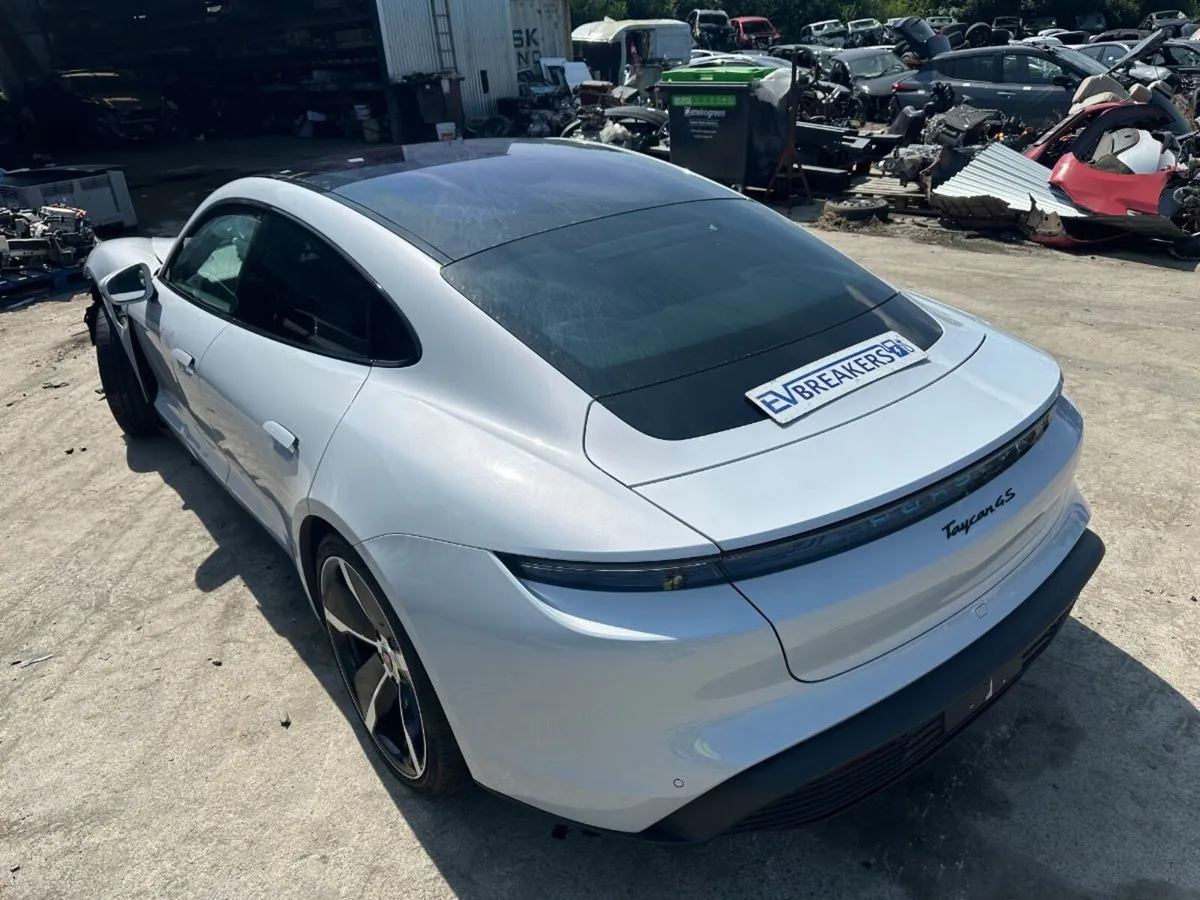 PORSCHE TAYCAN FOR BREAKING - Image 4