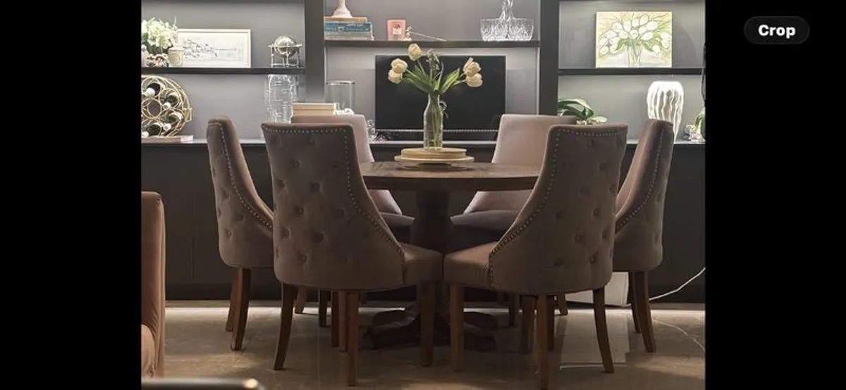 Dining table with 6 grey velvet chairs - Image 1