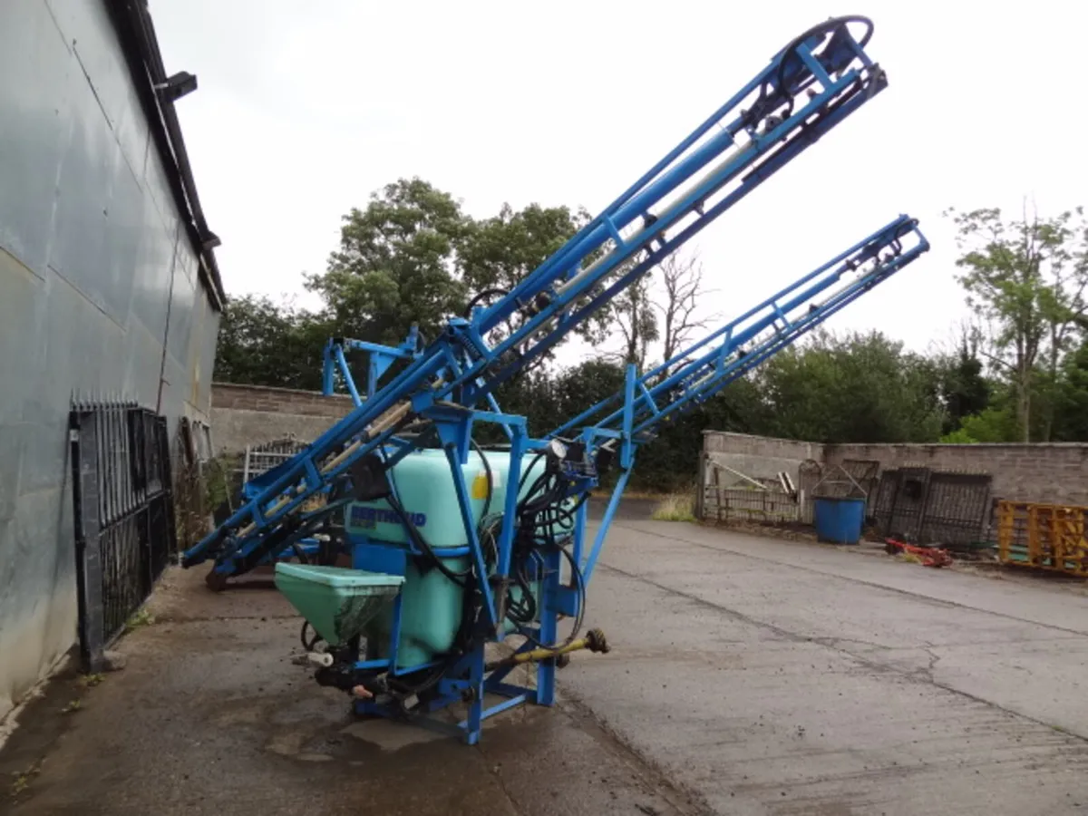 Berthoud 15/16 Metre 800 Litre Sprayer - Image 2