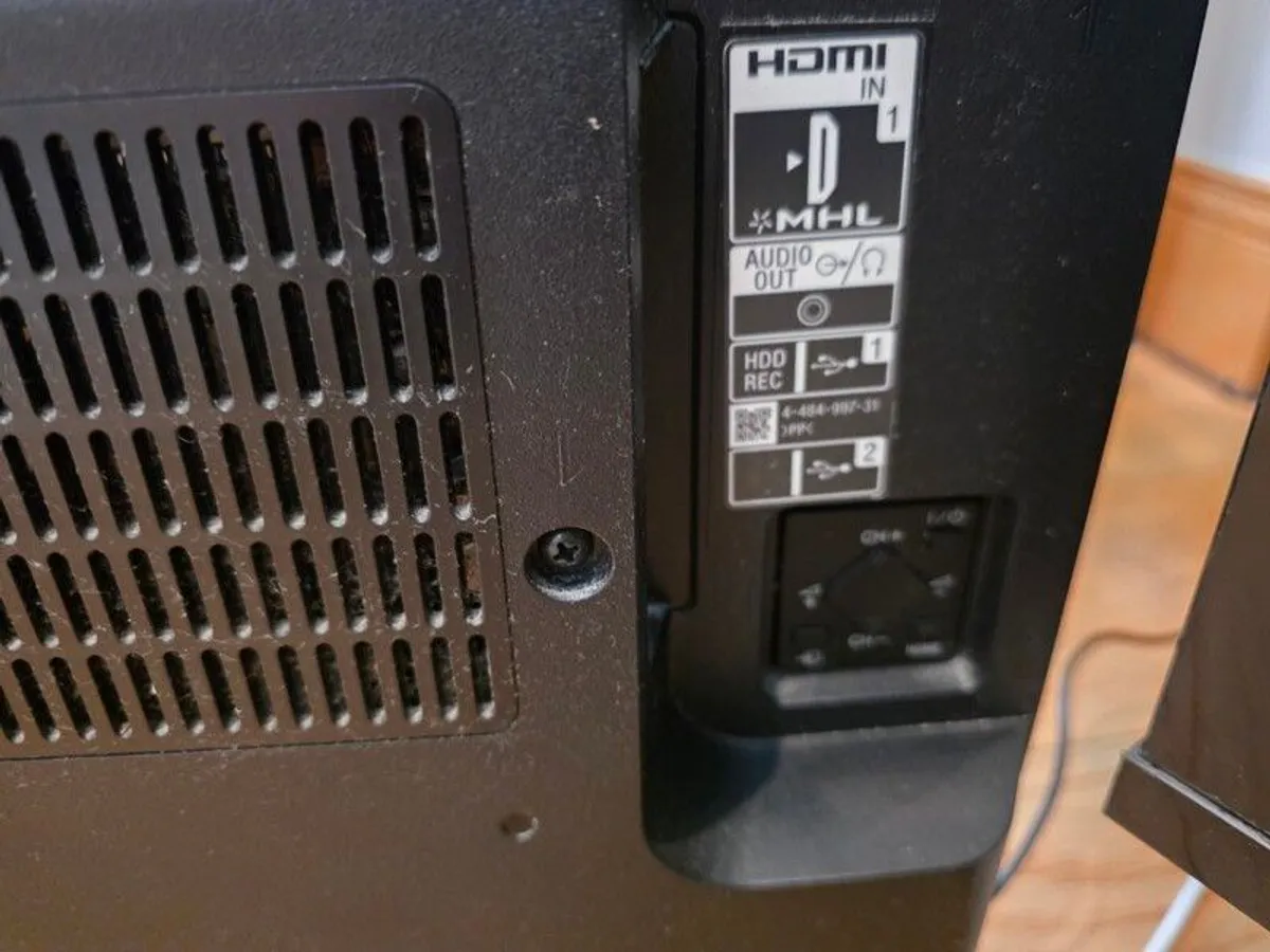 sony 32in TV monitor - Image 3