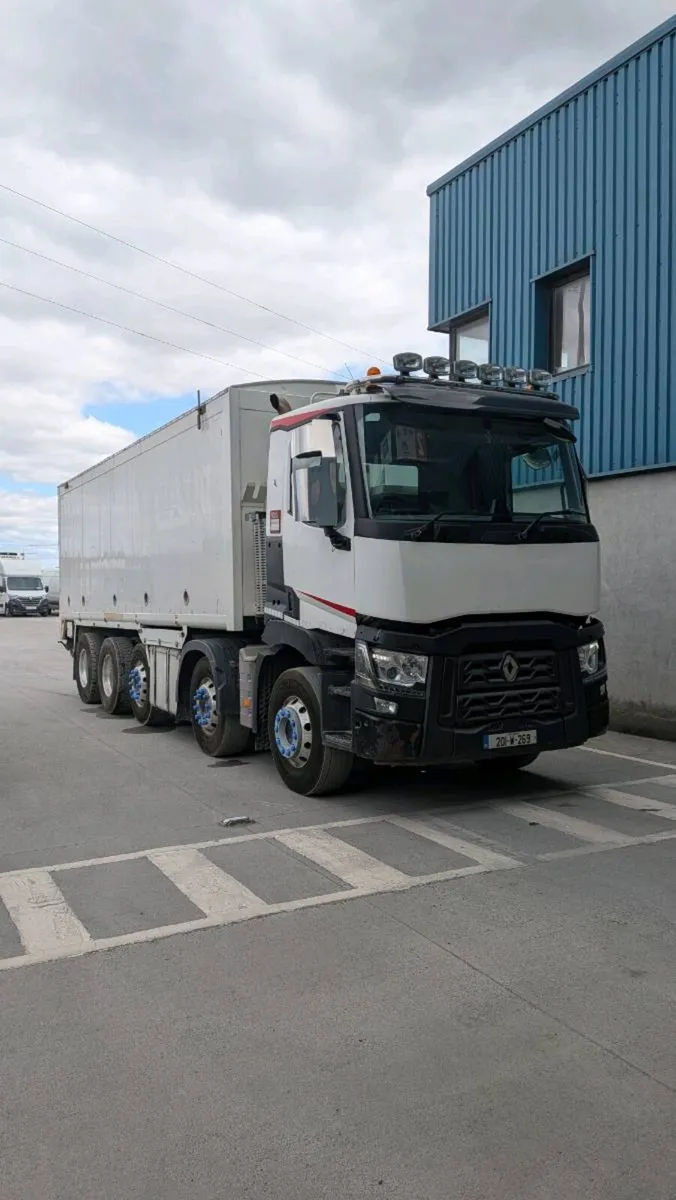 Renault C430 10x4 meal blower - Image 1