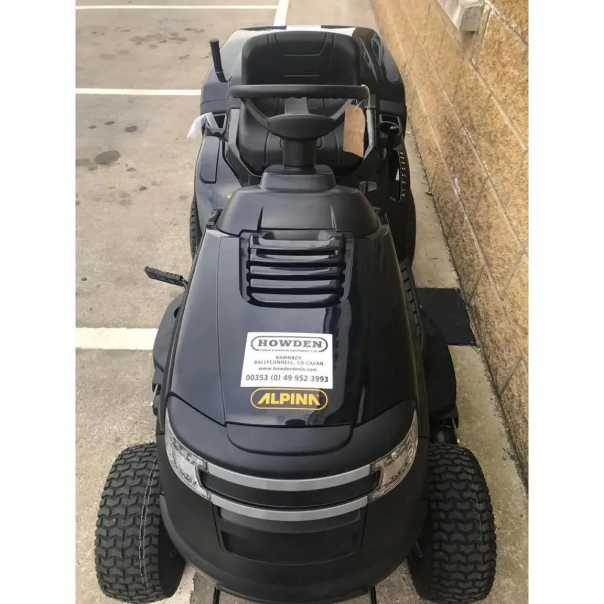 Tractor Alpina L/Mower 38" Deck 586cc / Twin - Image 1