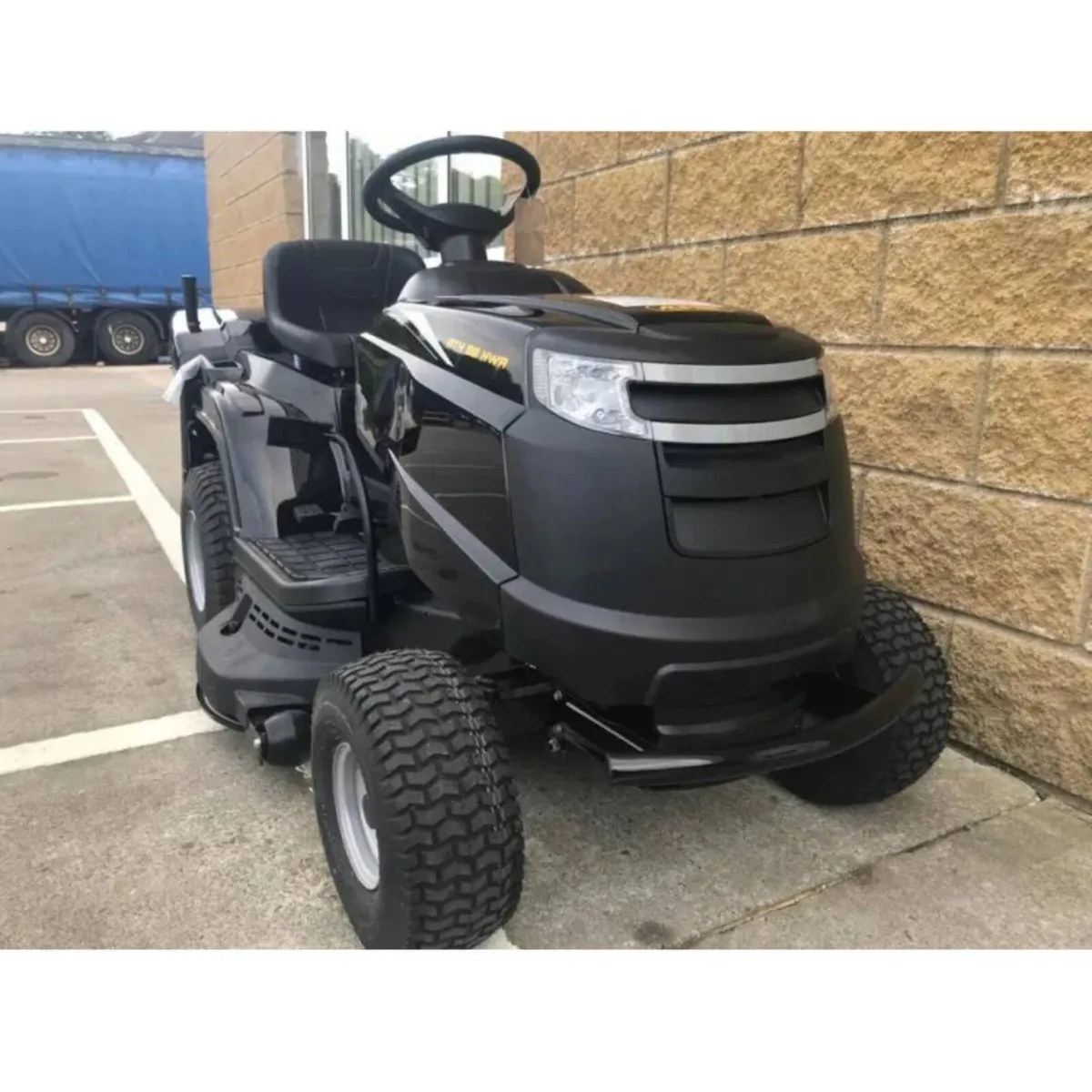 Tractor Alpina L/Mower 38" Deck 586cc / Twin - Image 2