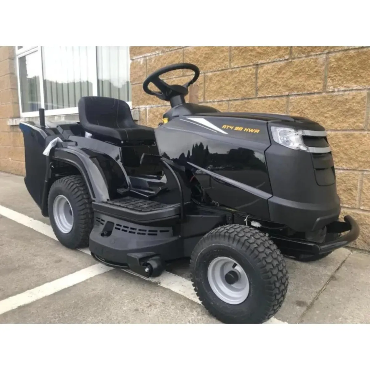 Tractor Alpina L/Mower 38" Deck 586cc / Twin - Image 3