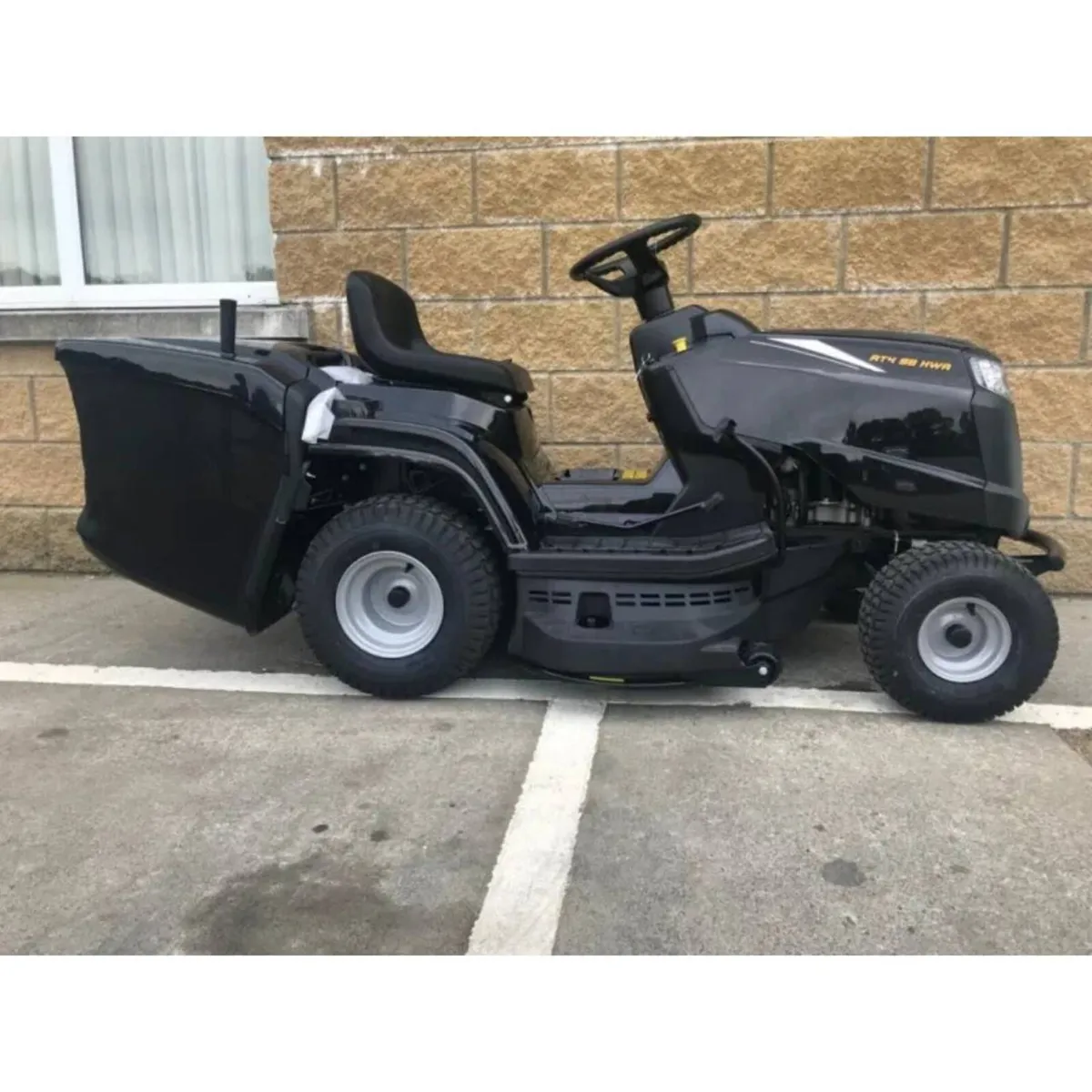 Tractor Alpina L/Mower 38" Deck 586cc / Twin - Image 4