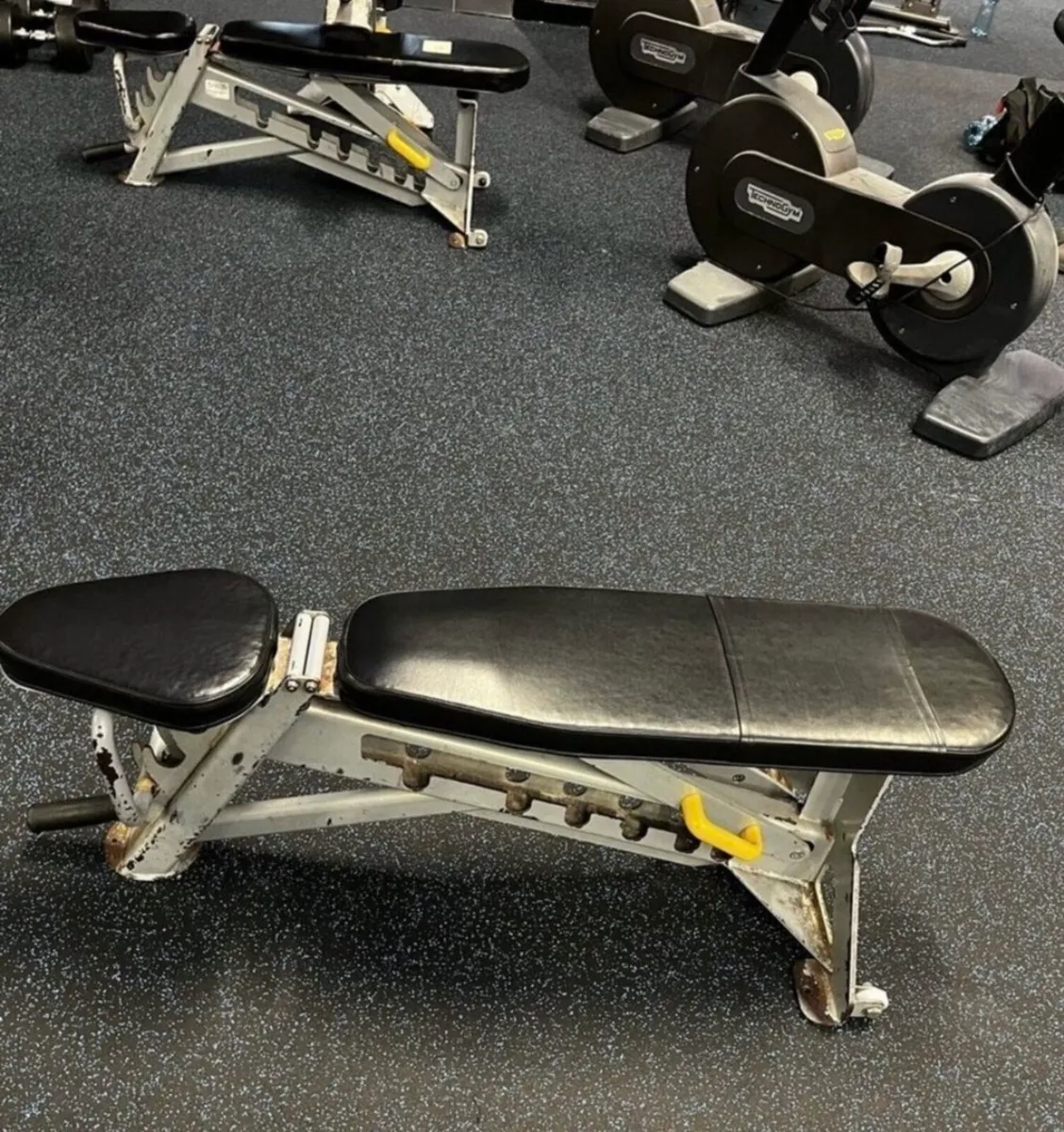 4 indigo power racks & bench press - Image 3