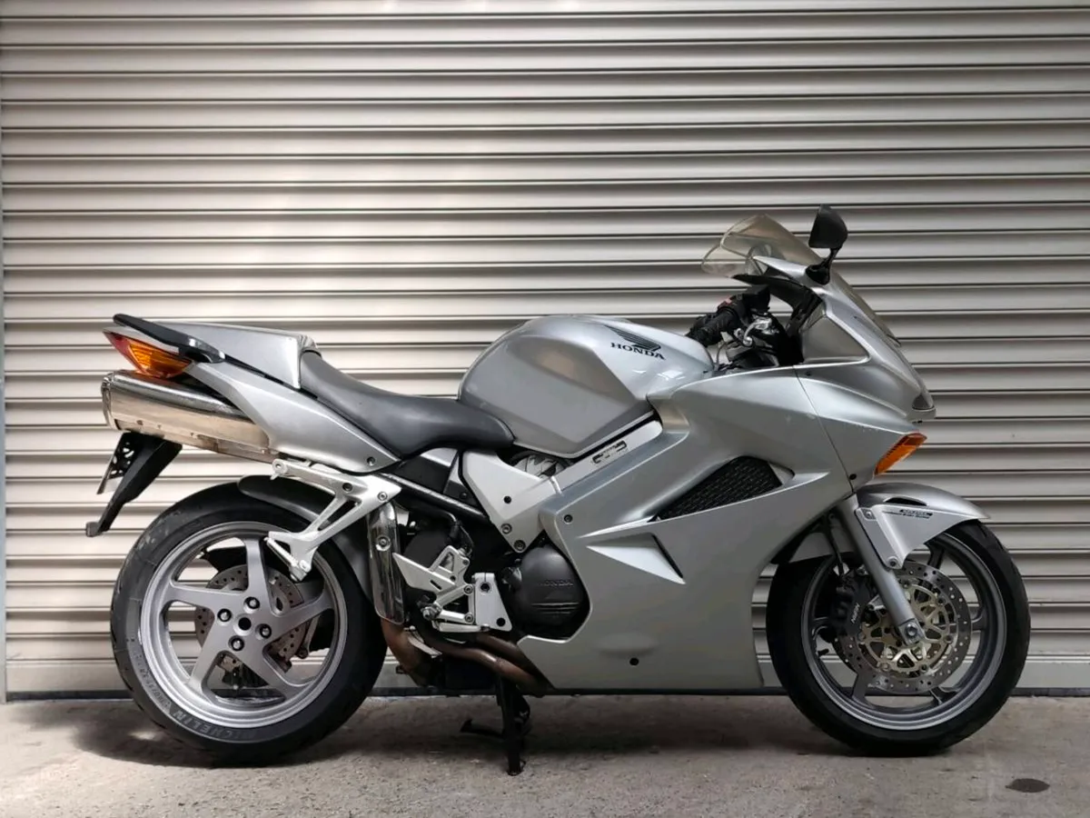 Honda VFR800 New Michelin Tyres - Image 2