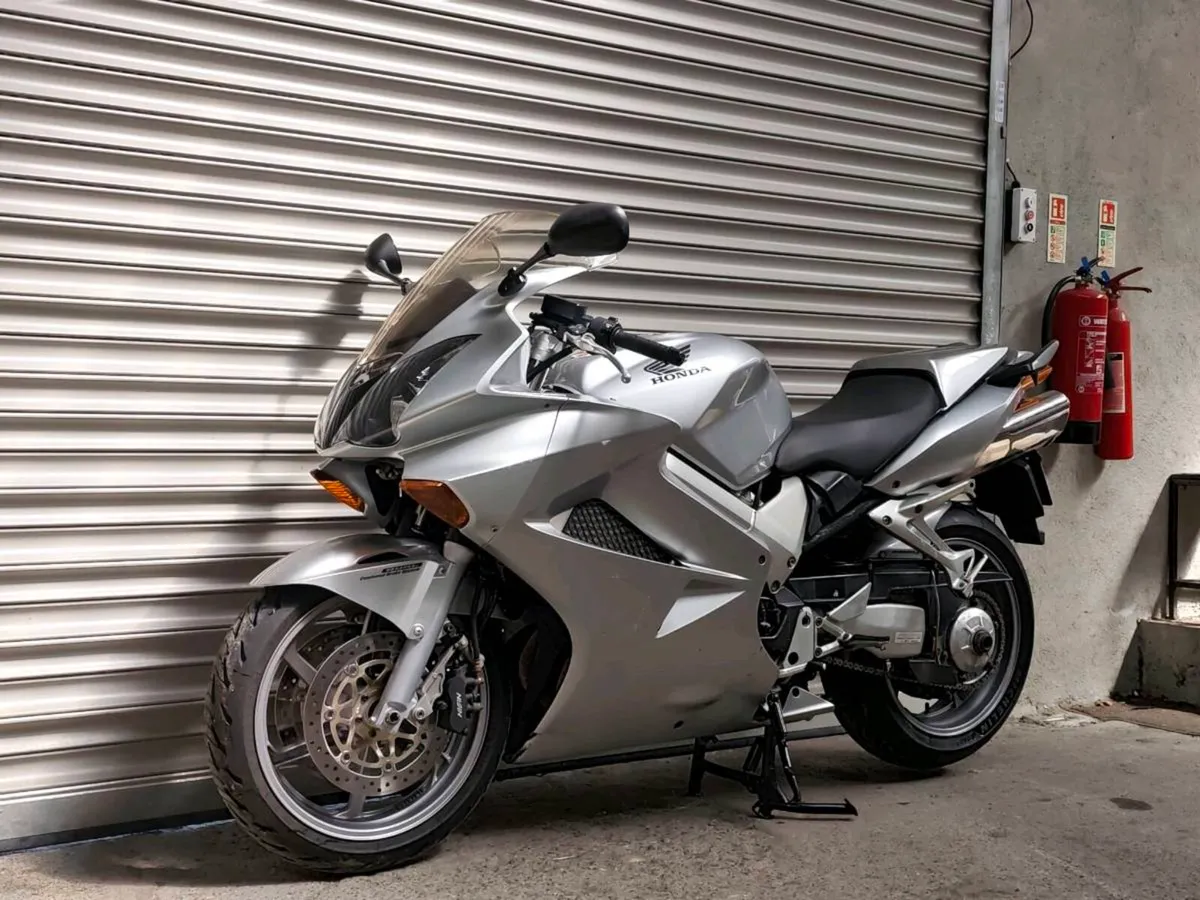 Honda VFR800 New Michelin Tyres - Image 4