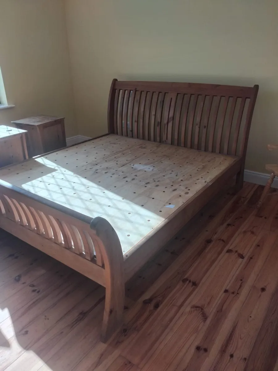 Large bed frame (6 foot)