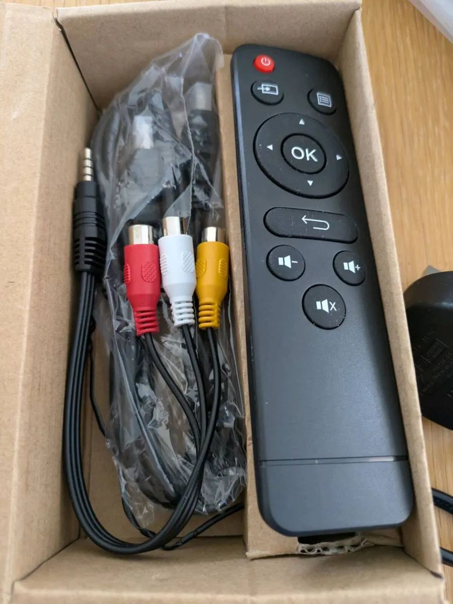Projector - Image 4
