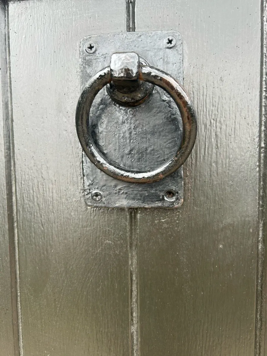 Gothic church door - Image 4