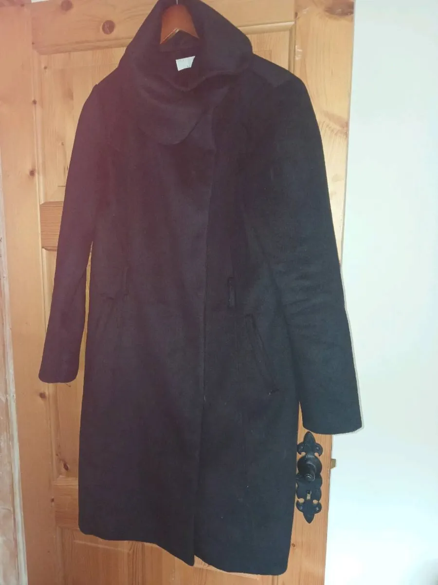 Black winter coat - Image 1