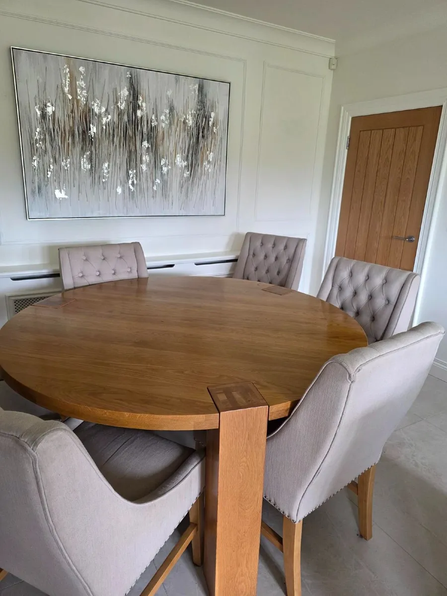 Solid Oak Round Dining table and chairs - Image 3