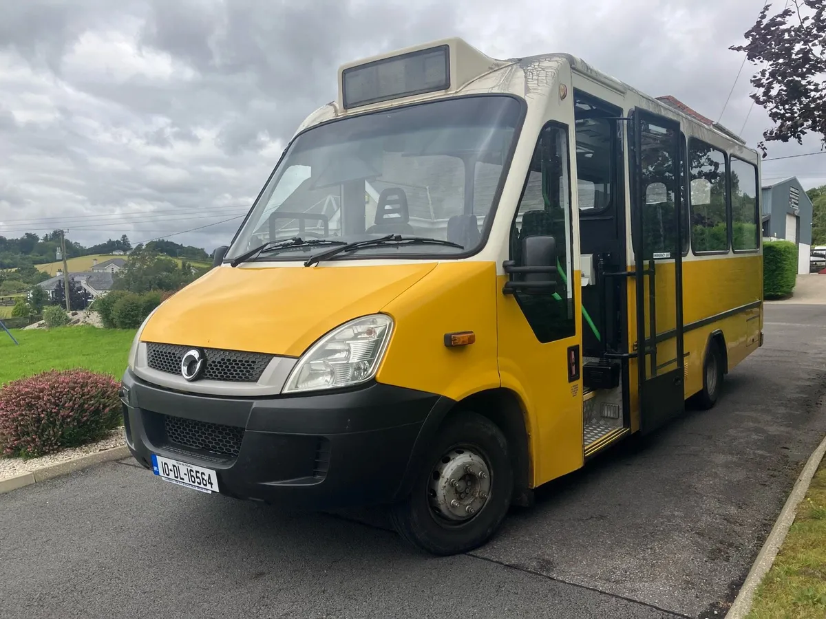 30 seater iveco bus - Image 2