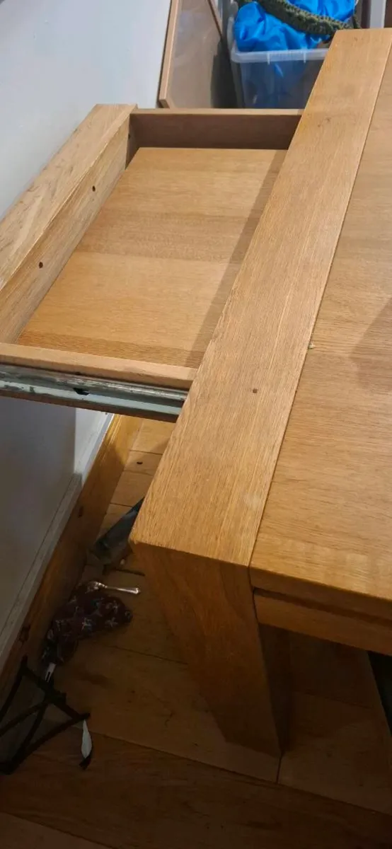 Oak Dining Table and six chairs - Image 4