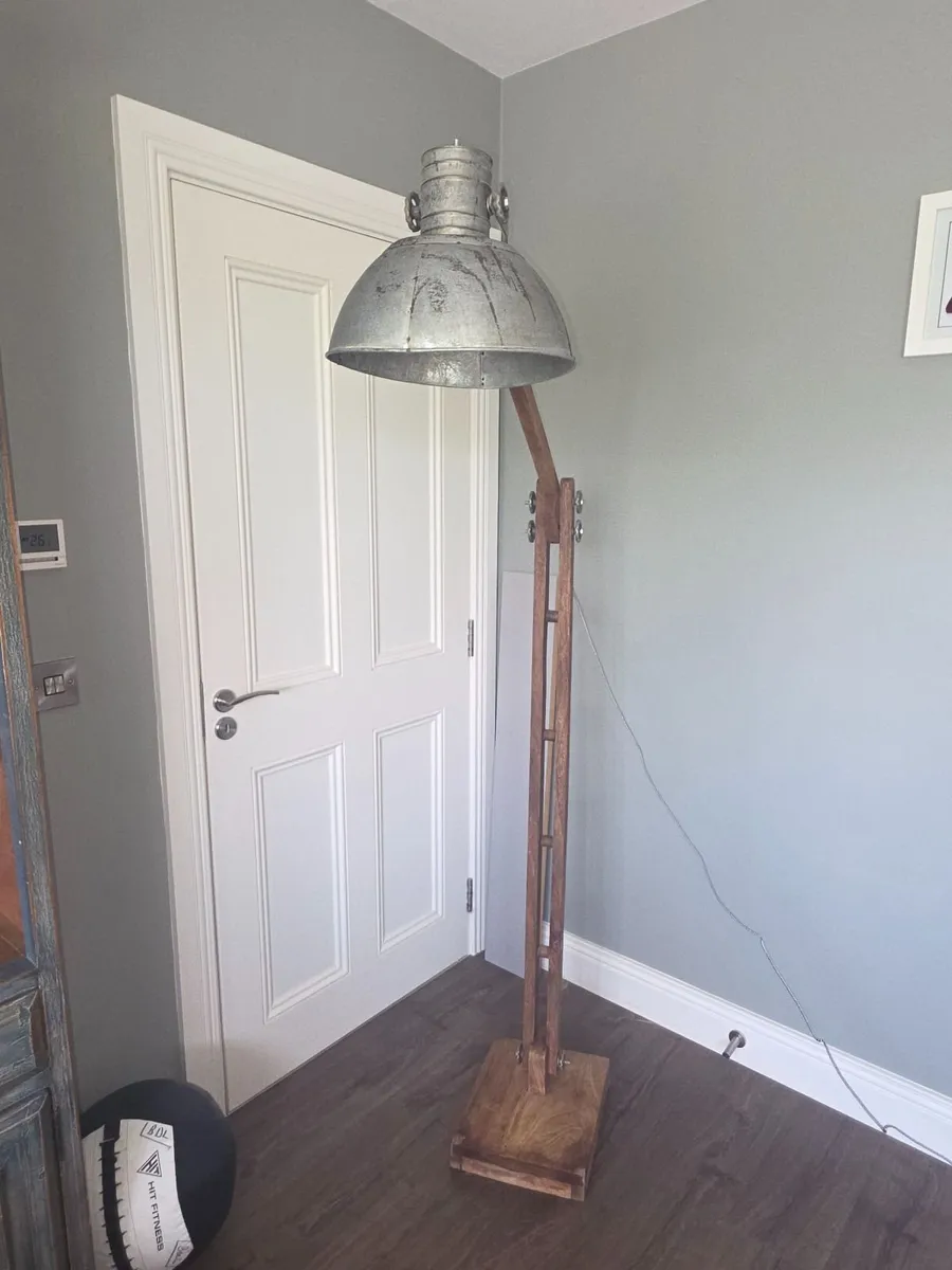 Vintage industrial floor lamp - Image 1