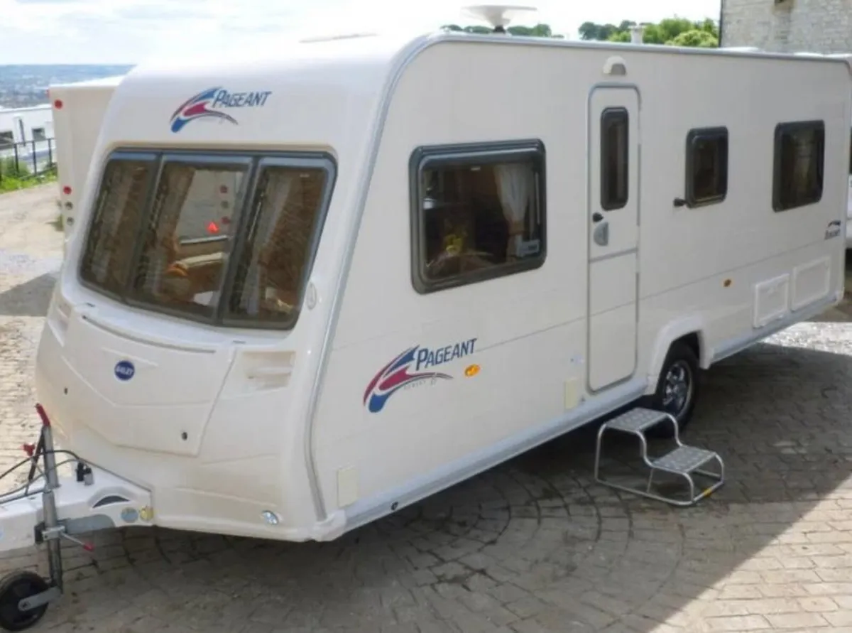 Bailey 4/5 berth fixed bed & Full Awning - Image 1