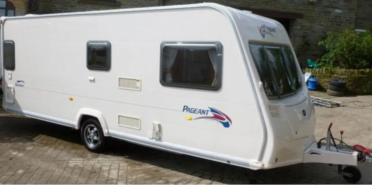 Bailey 4/5 berth fixed bed & Full Awning - Image 2