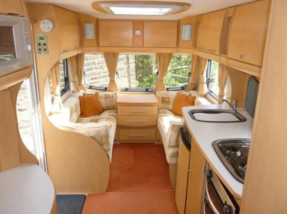 Bailey 4/5 berth fixed bed & Full Awning - Image 4