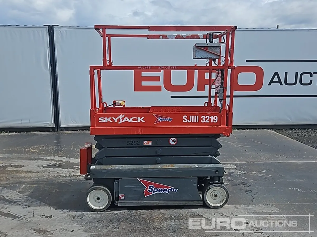 2016 SkyJack SJ3219 - Image 3