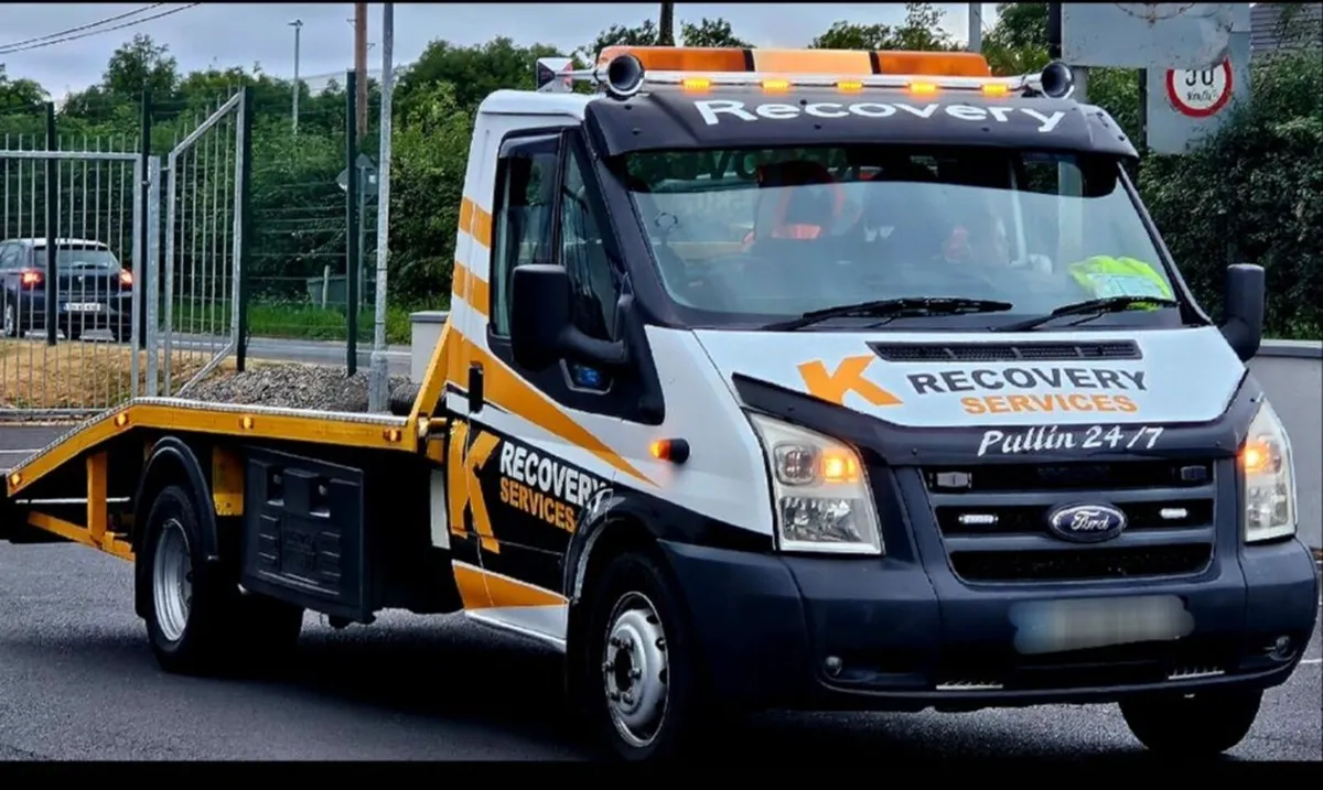 Ford Transit recovery truck - Image 2