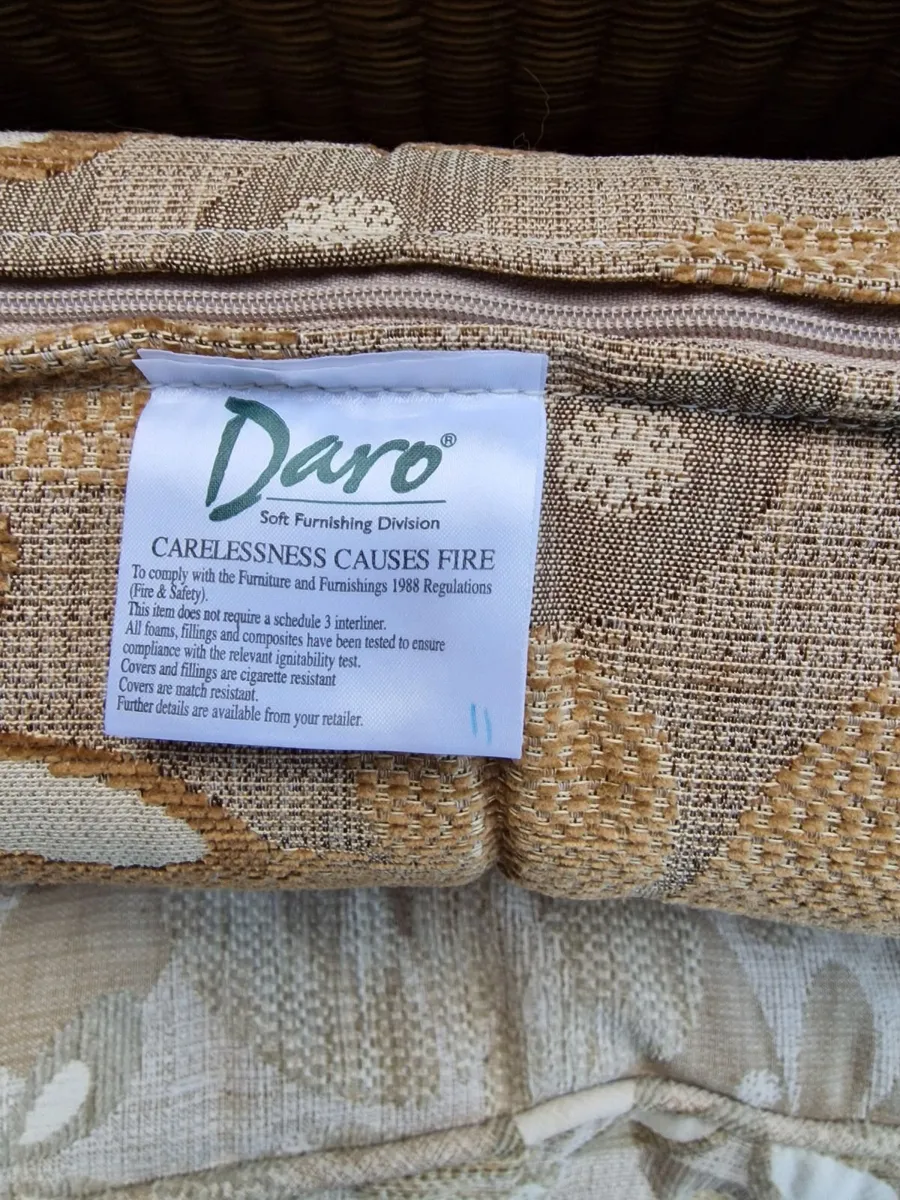 Daro Conservatory Furniture – Excellent Condition - Image 1