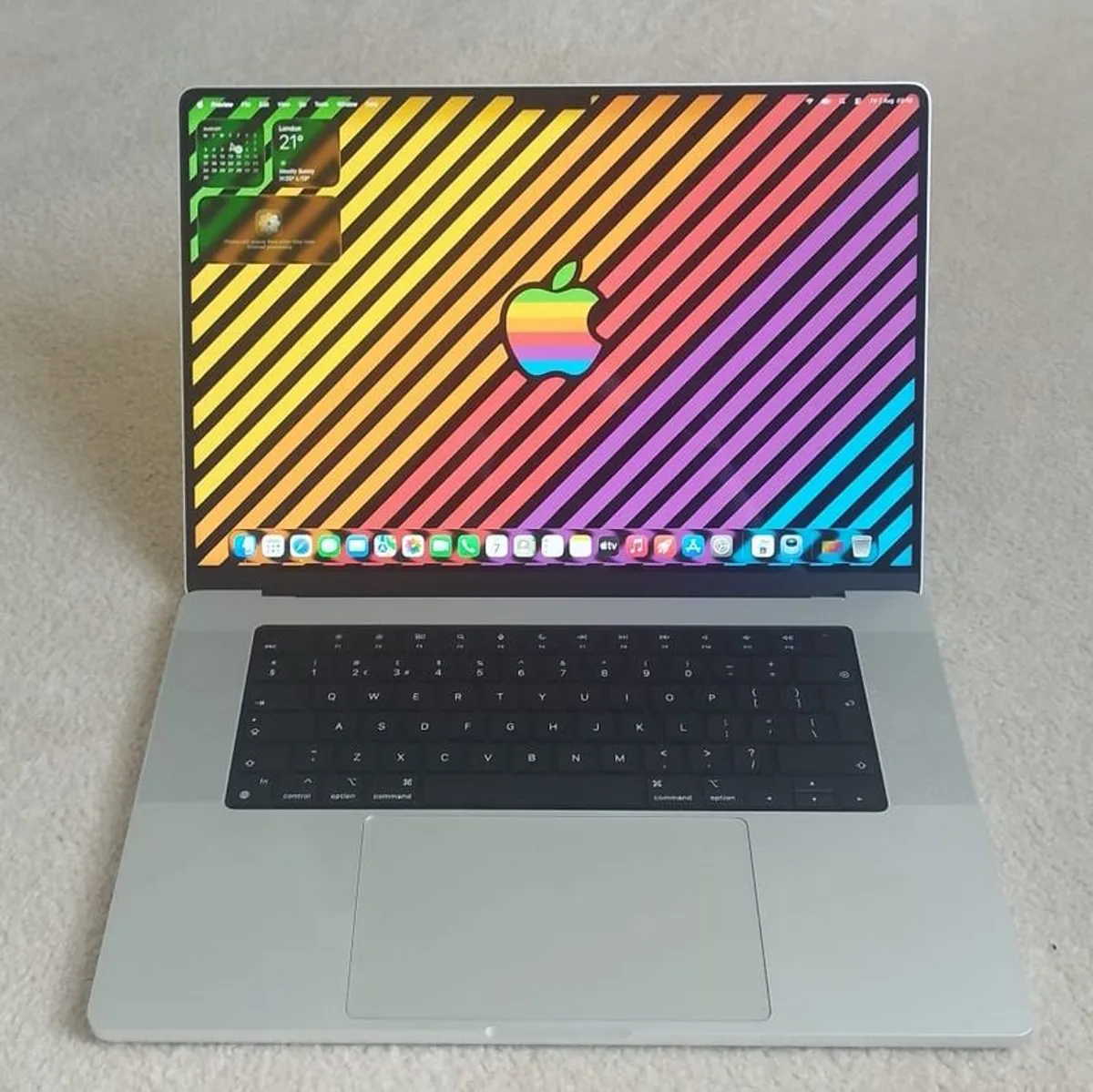 Macbook Pro 14,6/m2 Max (12-cpu 38-gpu)/32gb Ram/1tb Ssd/16"/silver - Image 1