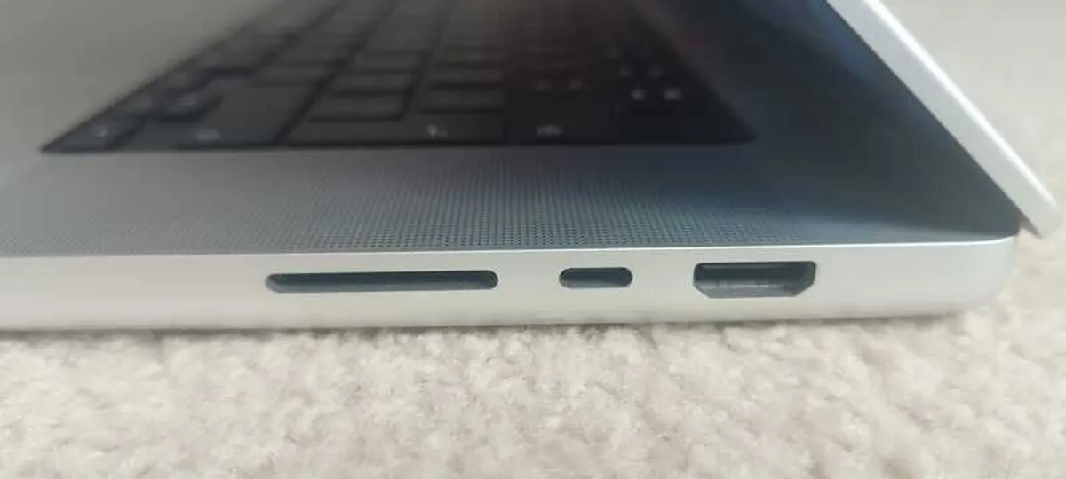 Macbook Pro 14,6/m2 Max (12-cpu 38-gpu)/32gb Ram/1tb Ssd/16"/silver - Image 4