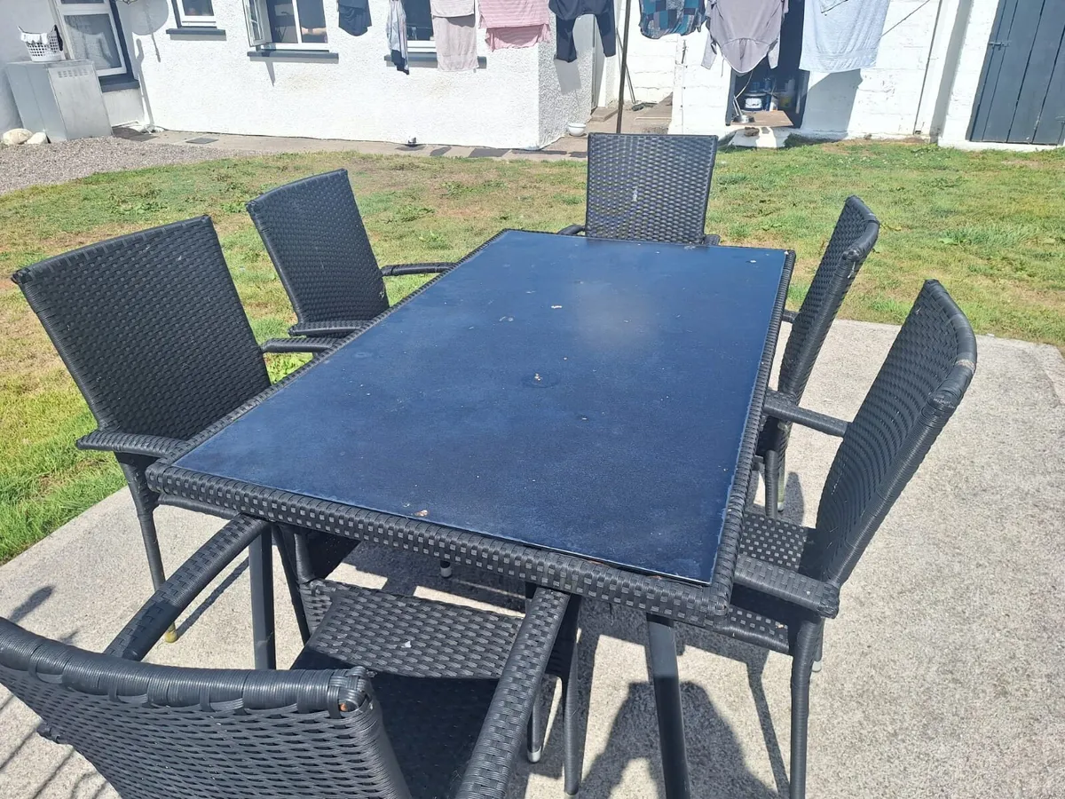 Garden table and 6 matching chairs - Image 3