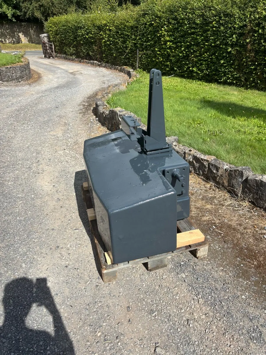 **2500kg** Fendt weight - Image 3