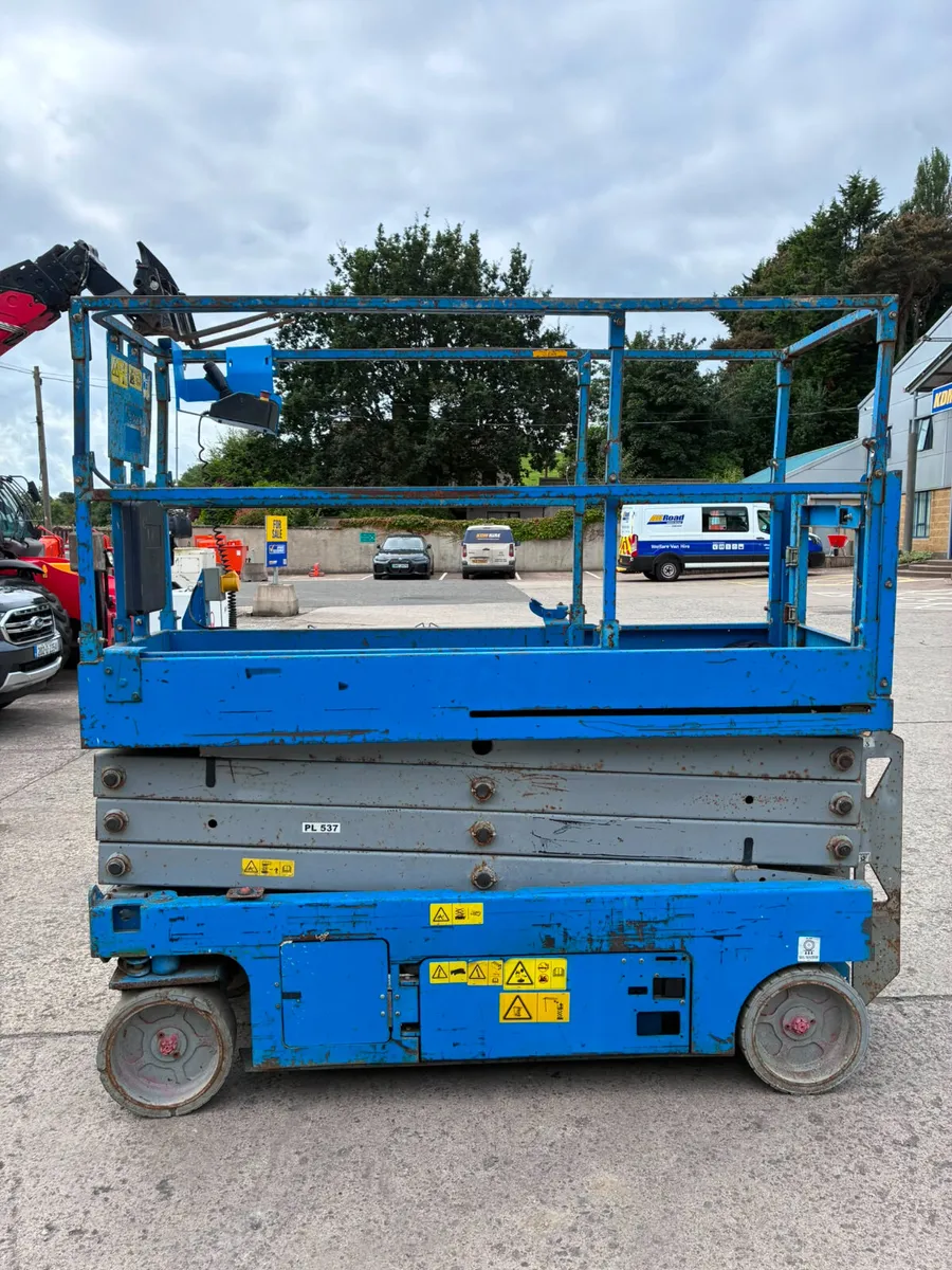 2016 GENIE GS2632 32FT ELECTRIC SCISSOR LIFT - Image 4