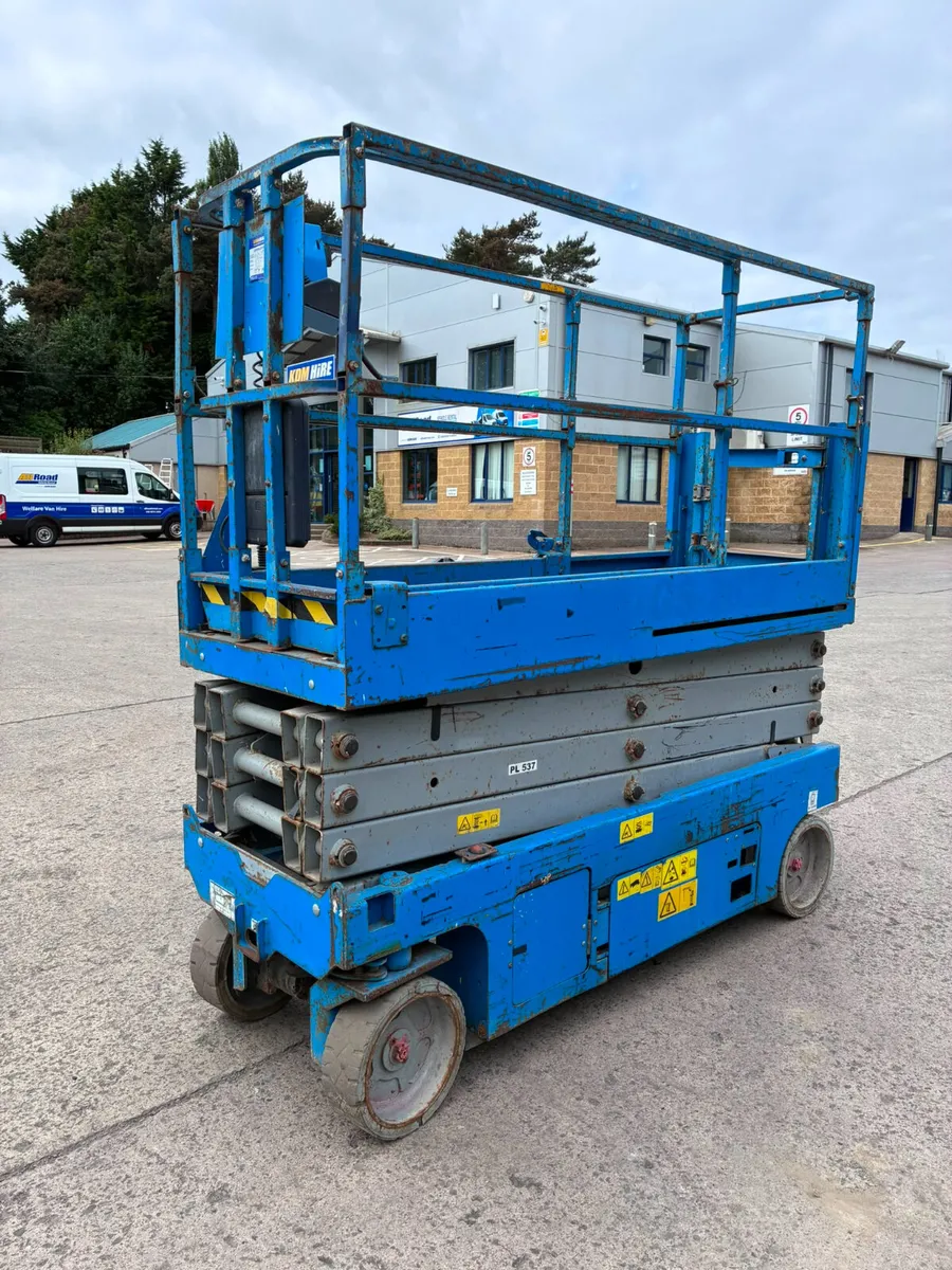 2016 GENIE GS2632 32FT ELECTRIC SCISSOR LIFT - Image 3