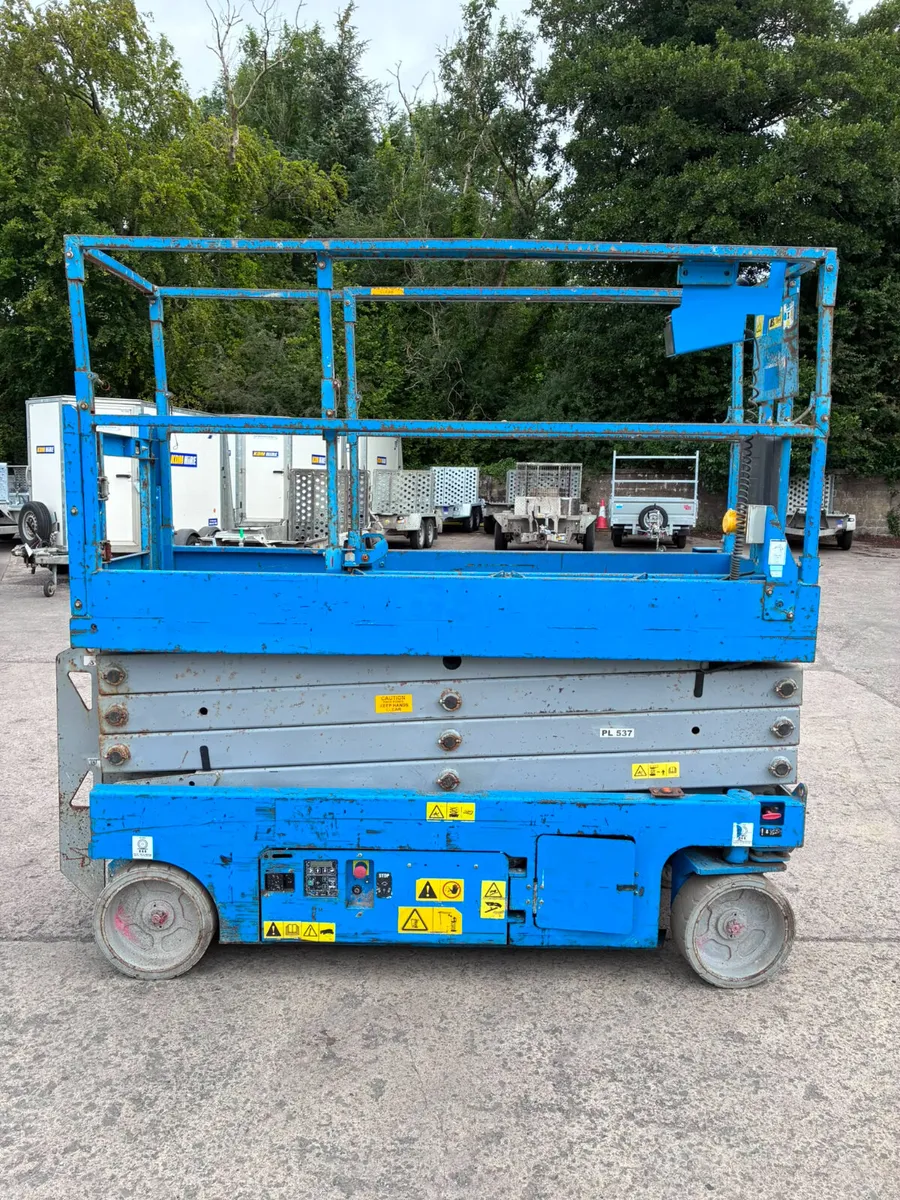 2016 GENIE GS2632 32FT ELECTRIC SCISSOR LIFT - Image 1