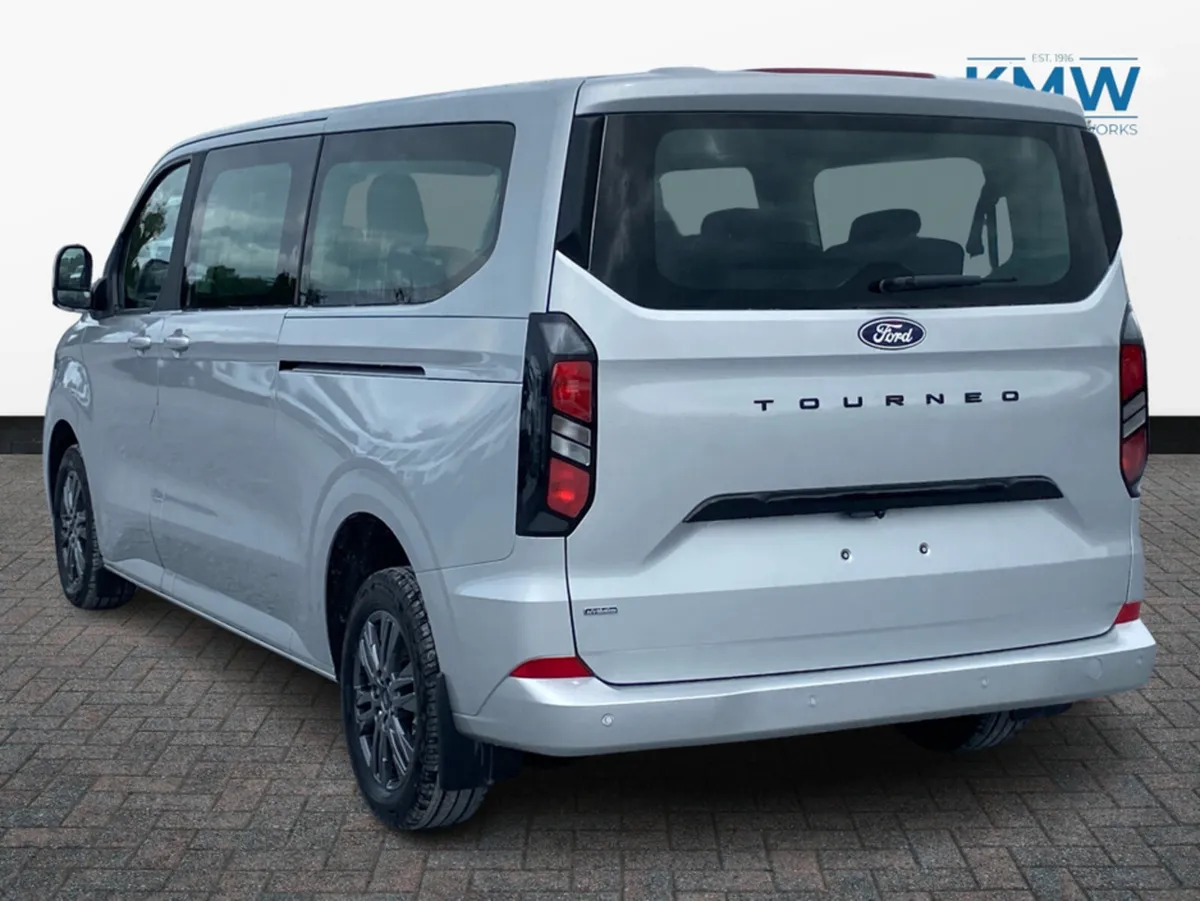 Ford Transit Custom 2.5 LWB Limited PHEV..9 Seater - Image 4