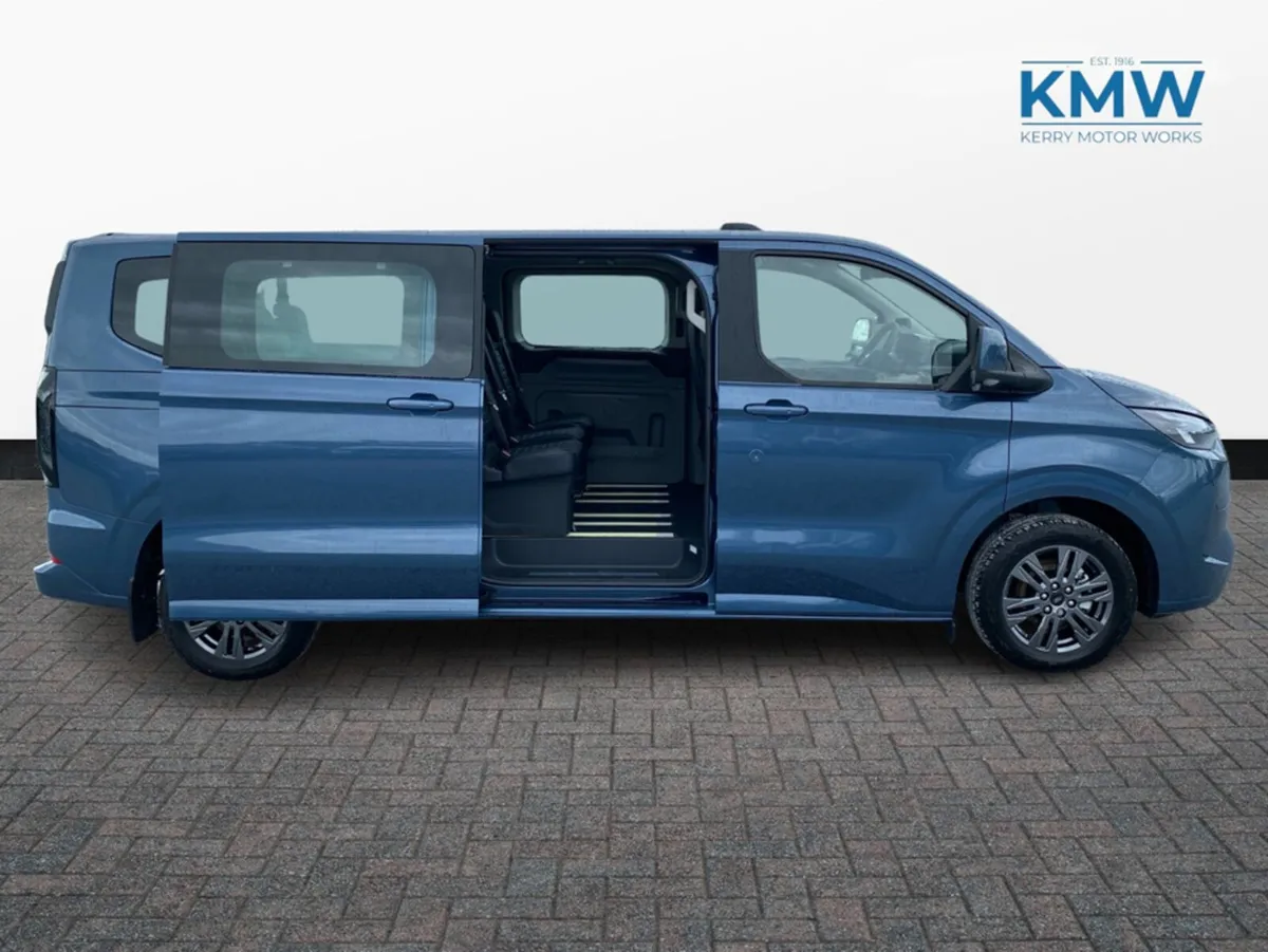 Ford Tourneo Custom 2.5 LWB Limited PHEV.. 9 Seate - Image 3
