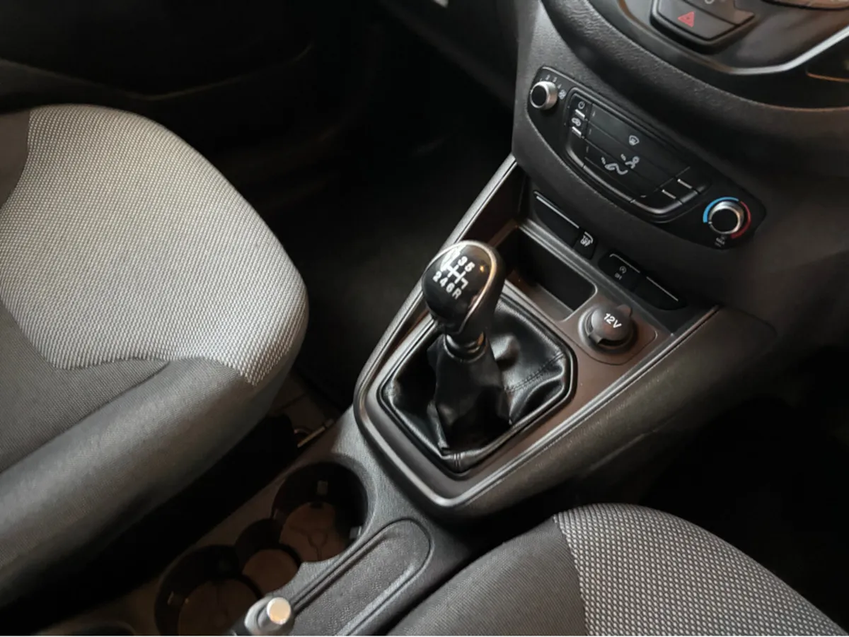 Ford Transit Courier BASE 1.5 TD 75P 75PS M6 2DR T - Image 3