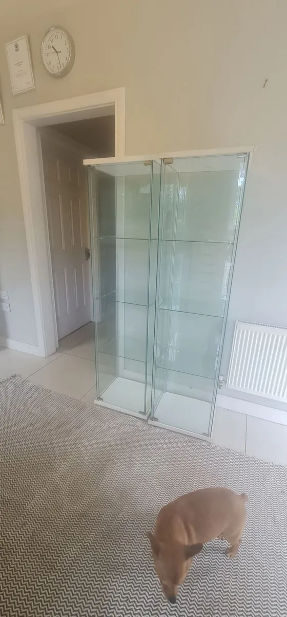 Salon furniture - Image 1