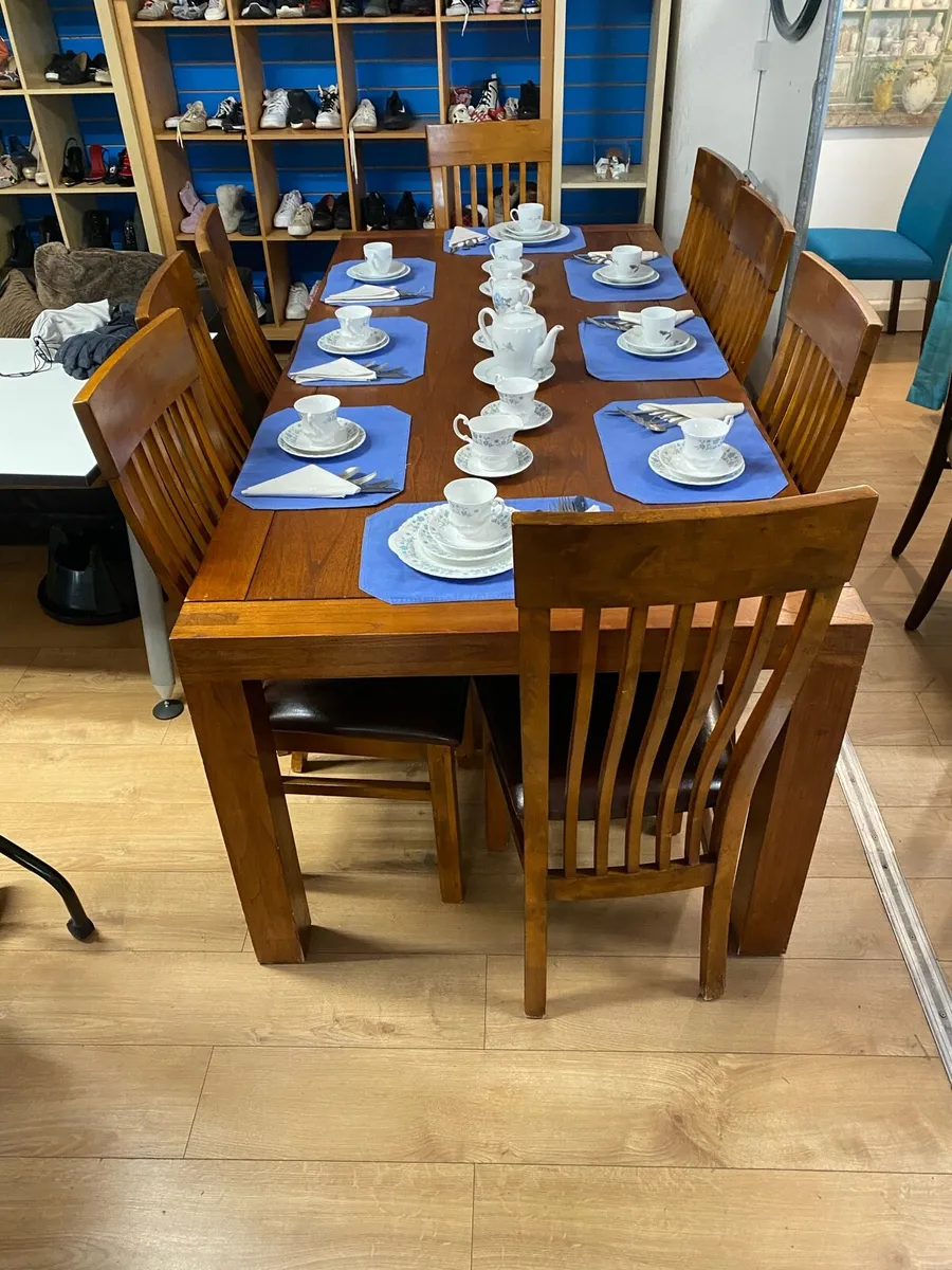 Dinging table - Image 1