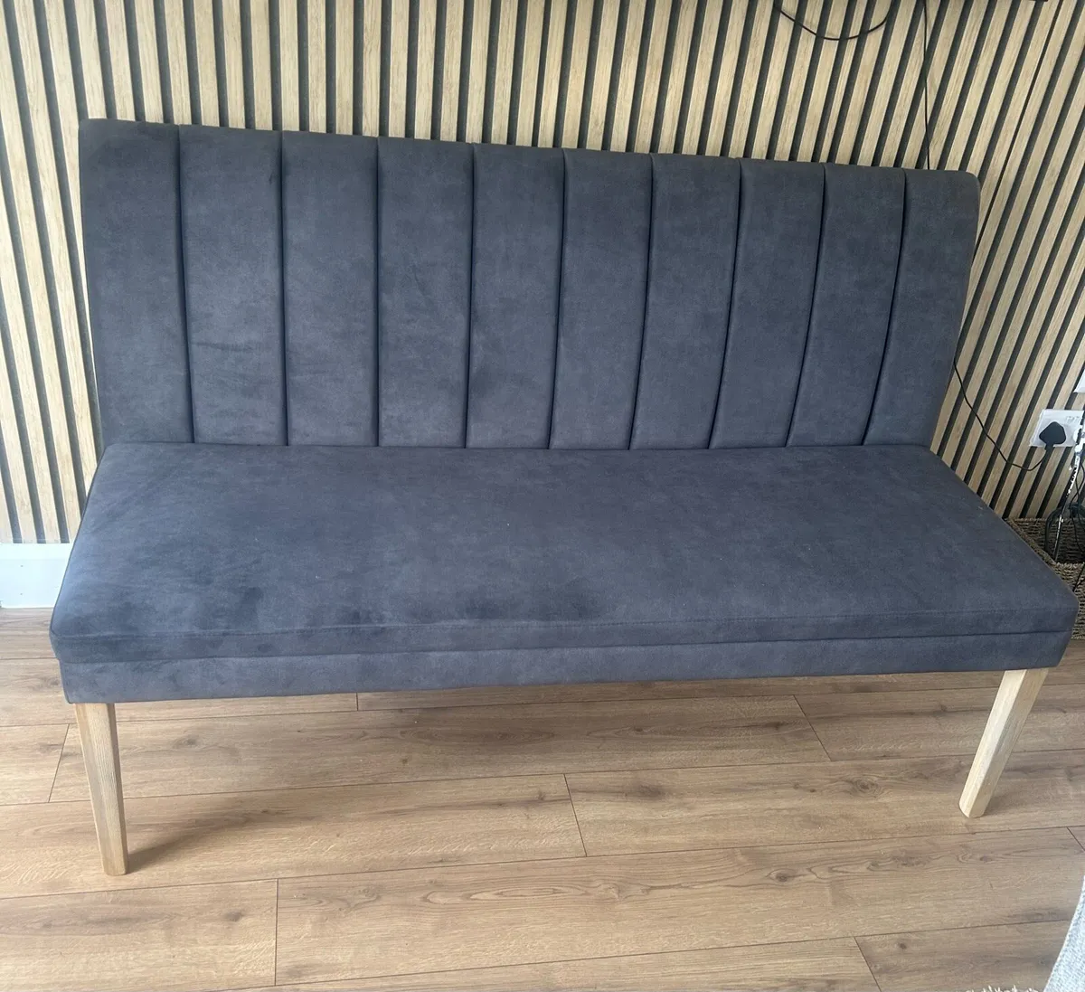 Charcoal bench seat - Image 1