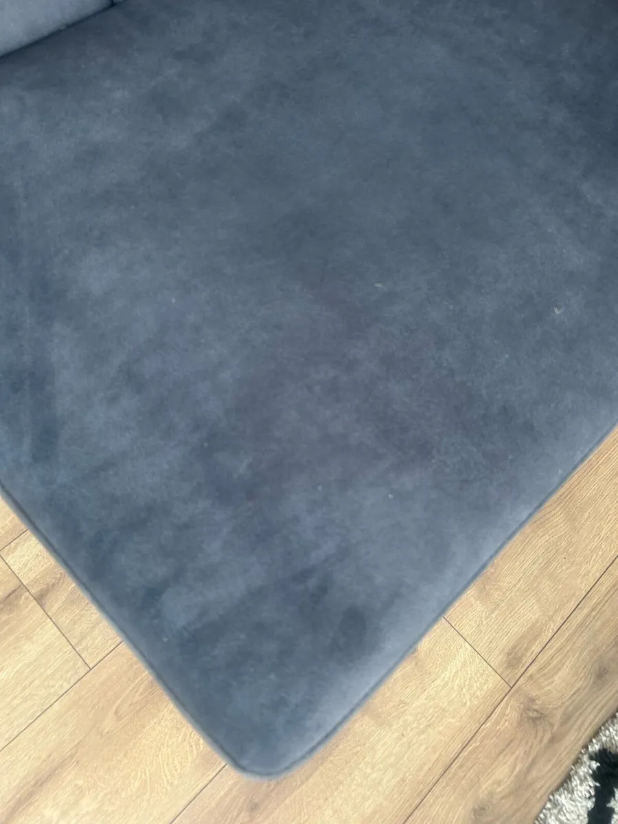 Charcoal bench seat - Image 3