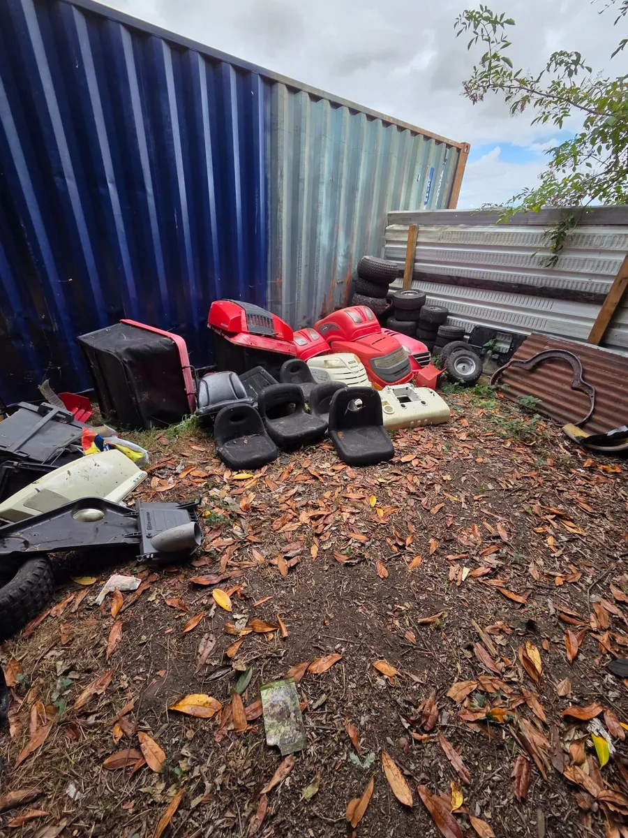 Lawnmower parts job lot - Image 3