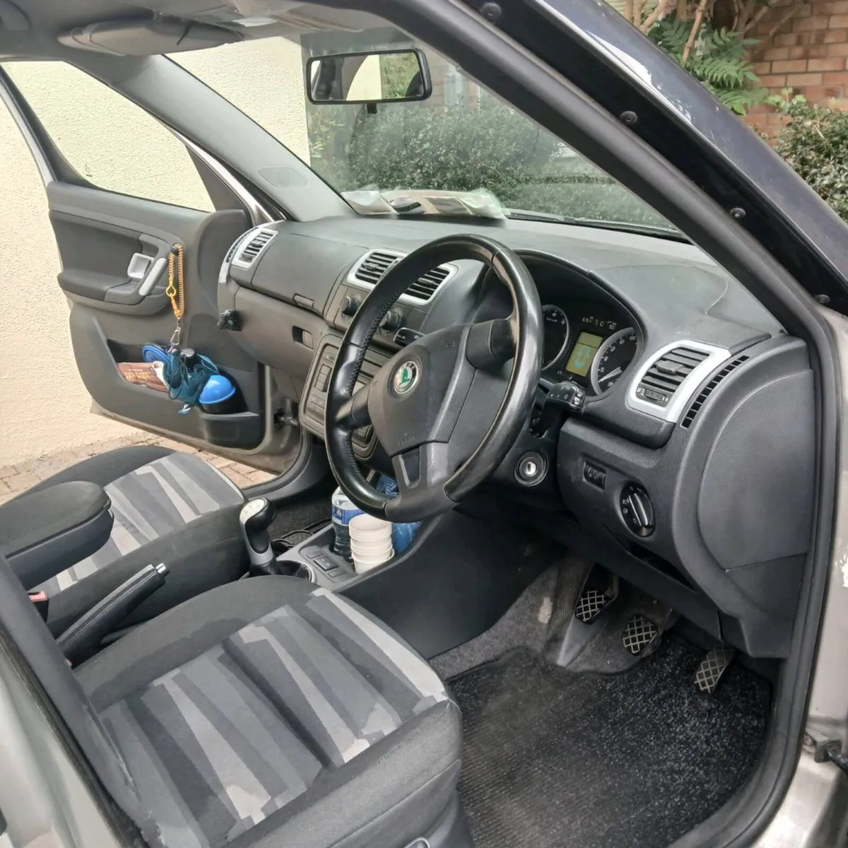 I will sell a car cheaply, price negotiable - Image 4
