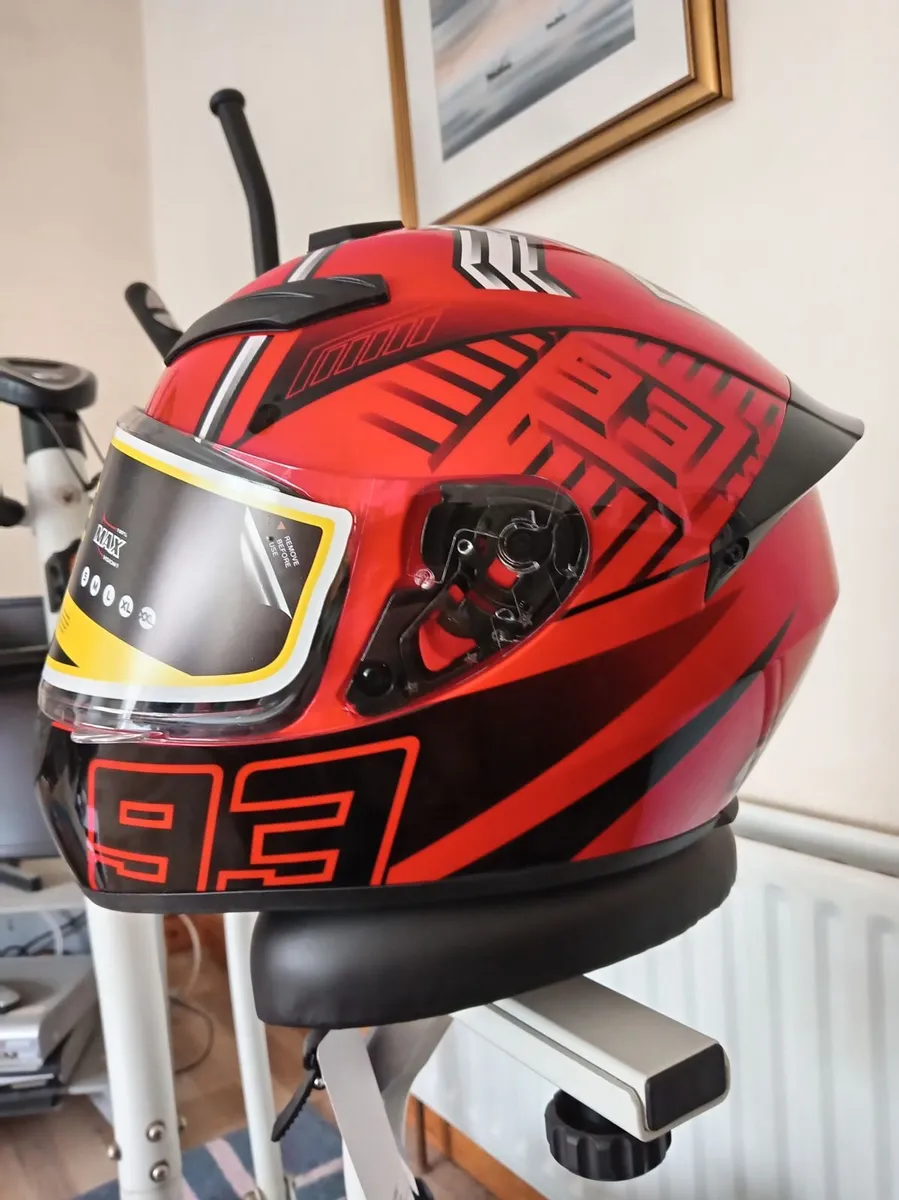 Motorcycle helmet brand new size xl - Image 1