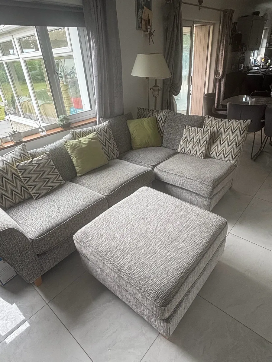 Corner sofa - Image 1