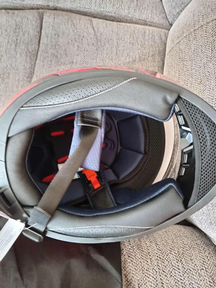 Motorcycle helmet brand new size xl - Image 4