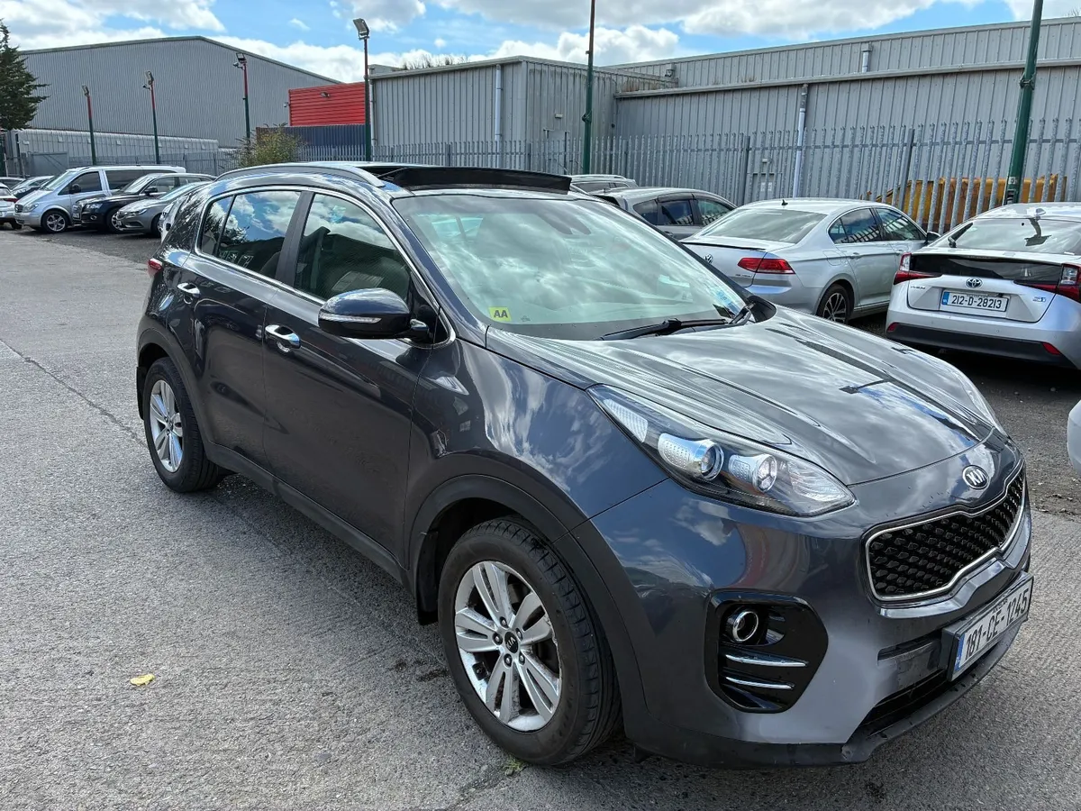 car - Image 1